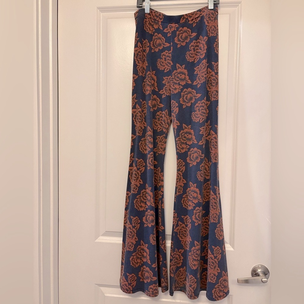 Floral Patterned Wide-Leg Pants